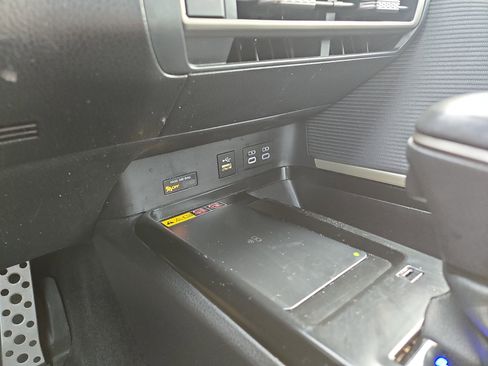 Used 2025 Toyota Camry LE image 20