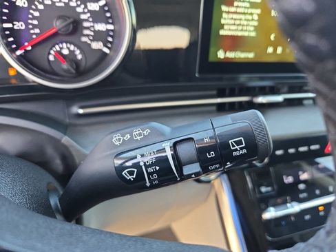 Certified 2023 Kia Carnival EX image 29