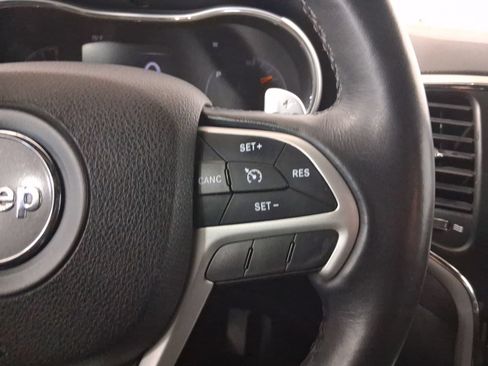 Used 2015 Jeep Grand Cherokee Altitude AWD/4WD image 23