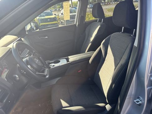 Certified 2023 Nissan Rogue SV FWD image 22