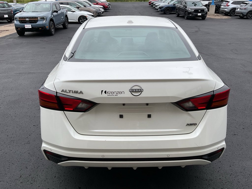 Used 2025 Nissan Altima 2.5 SV AWD/4WD image 6