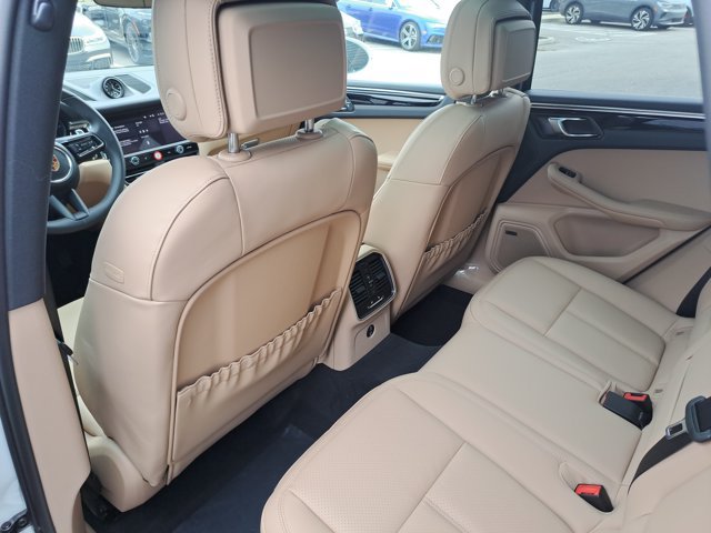 Used 2026 Porsche Macan AWD/4WD image 20