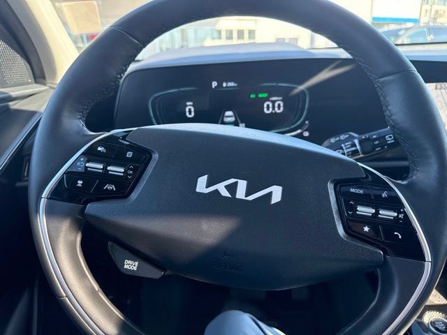 Certified 2024 Kia Niro FWD image 19