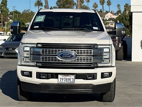 Used 2019 Ford F250 Platinum w/ Platinum Ultimate Package image 3