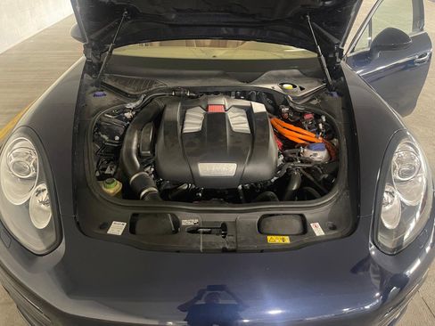 Used 2015 Porsche Panamera S image 11