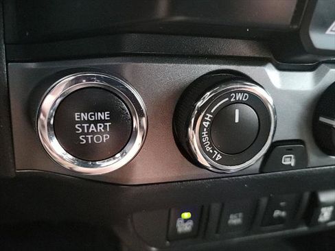 Certified 2020 Toyota Tacoma TRD Off-Road image 19