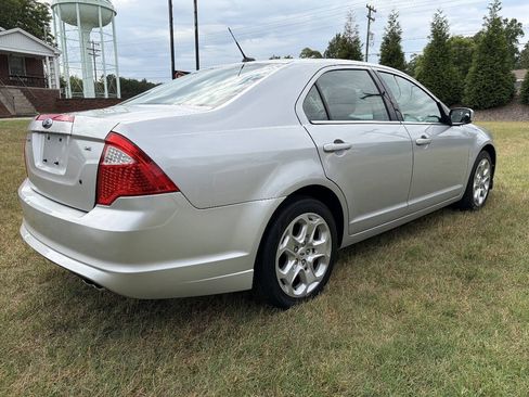 Used 2010 Ford Fusion SE FWD image 4