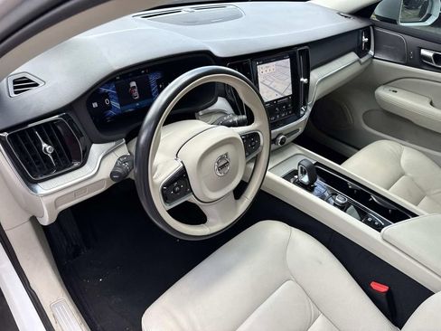 Used 2025 Volvo V60 B5 Cross Country Plus AWD/4WD image 19