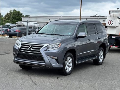 Used 2017 Lexus GX 460 w/ Navigation Package AWD/4WD image 2