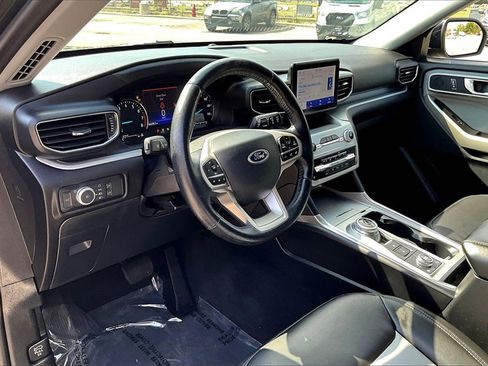 Certified 2022 Ford Explorer XLT w/ Equipment Group 202A image 13