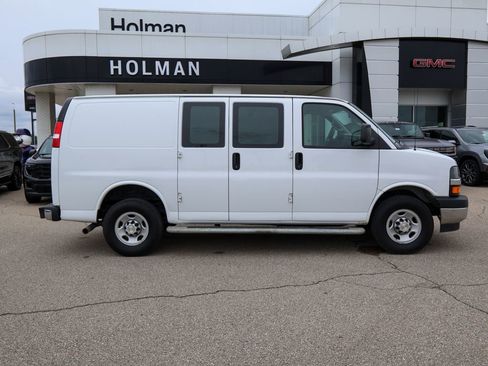 Used 2024 Chevrolet Express 2500 w/ Driver Convenience Package RWD image 2