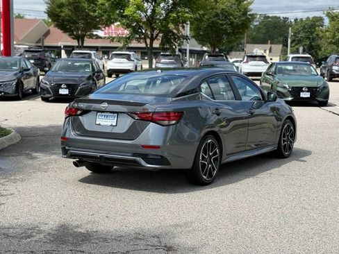 Used 2025 Nissan Sentra SR w/ SR Premium Package FWD image 4
