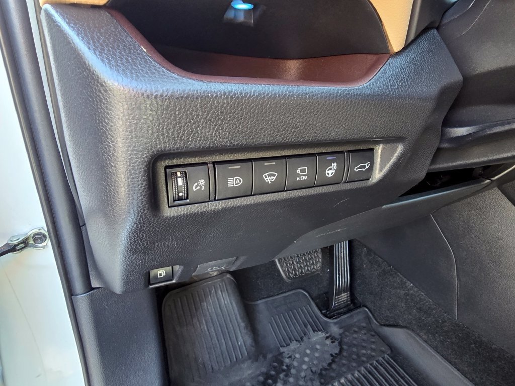 Used 2021 Toyota RAV4 Limited AWD/4WD image 22