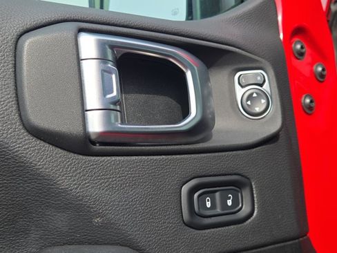 Used 2021 Jeep Wrangler Unlimited Rubicon AWD/4WD image 46