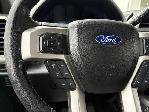 Used 2020 Ford F250 Lariat w/ Lariat Value Package AWD/4WD image 25