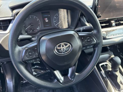 Used 2025 Toyota Corolla LE FWD image 28