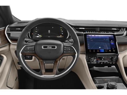 Used 2023 Jeep Grand Cherokee 4WD 4xe image 7