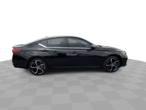 Used 2025 Nissan Altima 2.5 SR FWD image 2