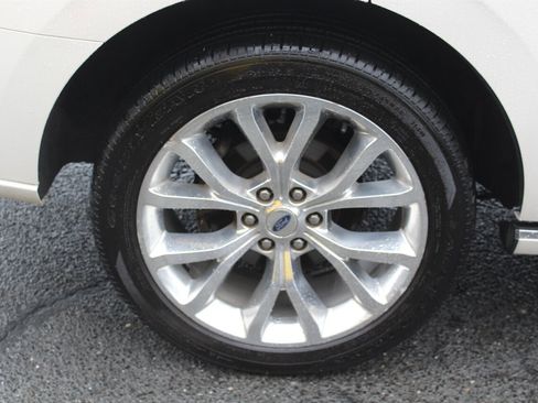 Used 2018 Ford Expedition Platinum image 29