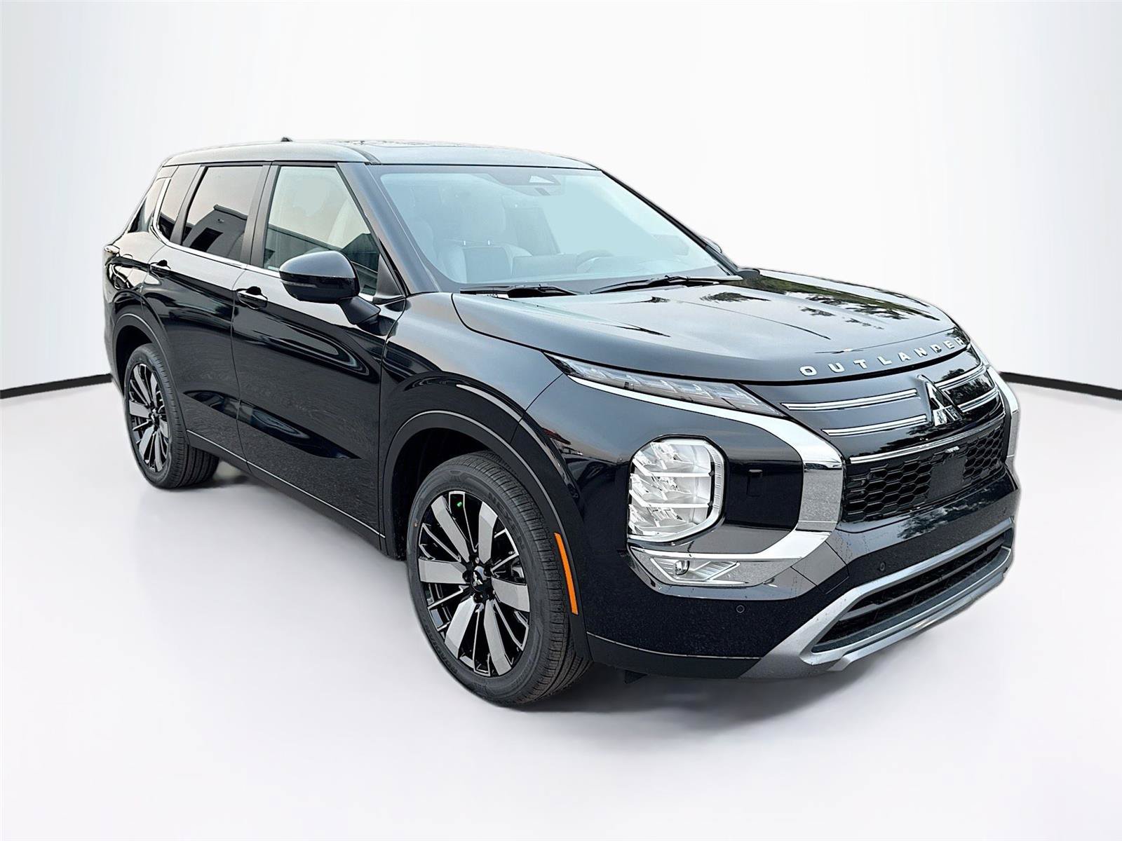 New 2026 Mitsubishi Outlander SE AWD/4WD image 2