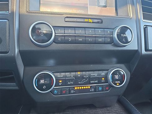 Used 2021 Ford Expedition Limited image 8