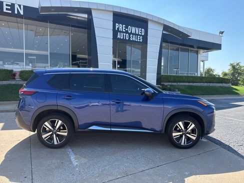 Used 2023 Nissan Rogue SL w/ SL Premium Package image 2