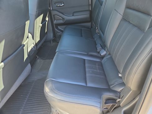 Used 2022 Nissan Frontier PRO-4X w/ Pro-4X Premium Package image 6