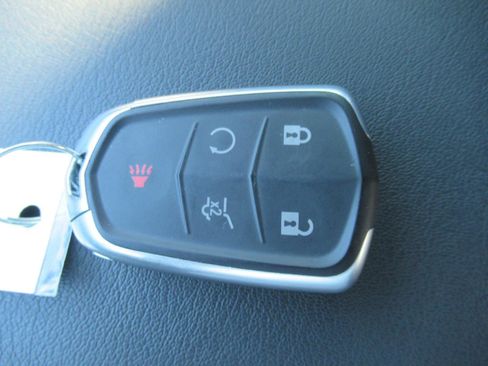 Used 2025 Cadillac XT6 Premium Luxury w/ Technology Package FWD image 32