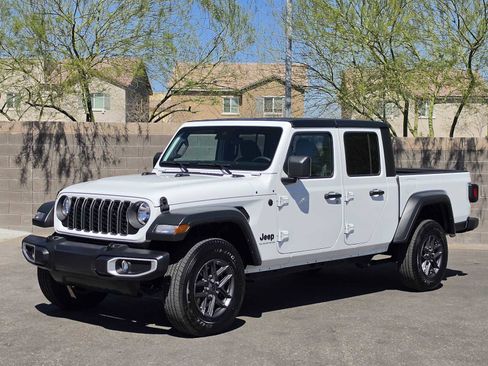 Used 2025 Jeep Gladiator Sport image 5