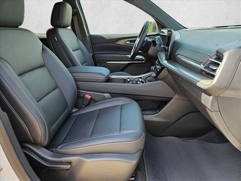 Used 2026 Chevrolet Traverse LT w/ Midnight/Sport Edition FWD image 22