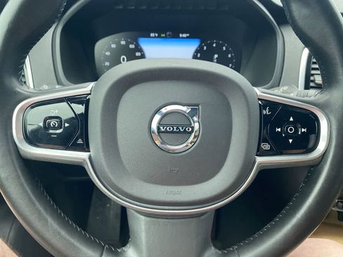 Used 2017 Volvo XC90 T6 Momentum w/ Vision Package image 14