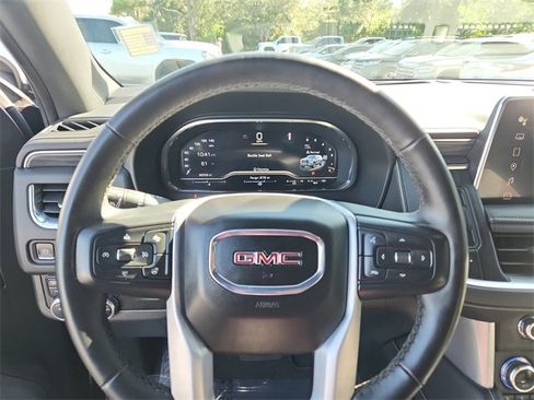 Certified 2024 GMC Yukon SLT w/ SLT Luxury Package image 23