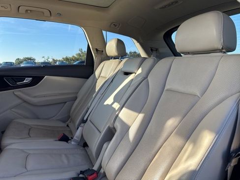 Used 2017 Audi Q7 3.0T Premium Plus image 12