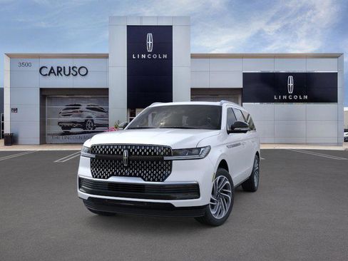 New 2025 Lincoln Navigator Reserve image 2