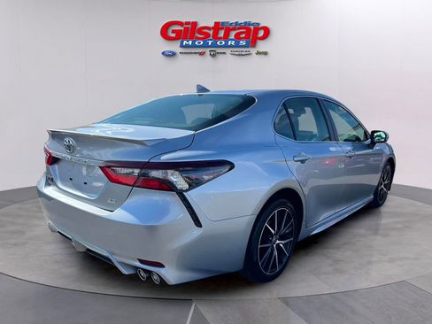 Used 2023 Toyota Camry SE image 5