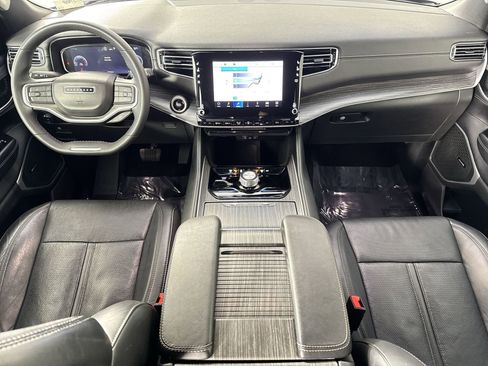 Used 2024 Jeep Wagoneer Series II w/ Flexible Seating Group image 23