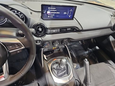 New 2025 MAZDA MX-5 Miata Club w/ Brembo/BBS Recaro Package image 17