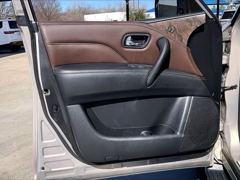 Used 2023 INFINITI QX80 Premium Select image 21