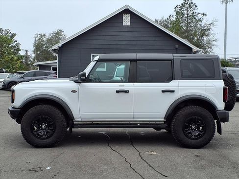 Used 2023 Ford Bronco Wildtrak image 4