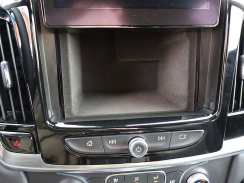 Used 2023 Chevrolet Traverse LT image 23