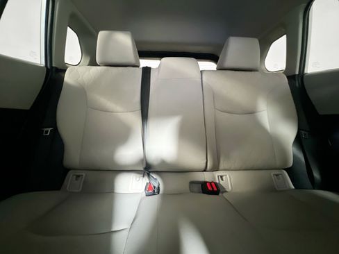 Used 2023 Toyota Corolla Cross L image 31