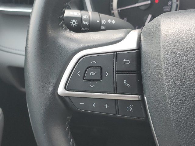Used 2022 Toyota Highlander XLE AWD/4WD image 23
