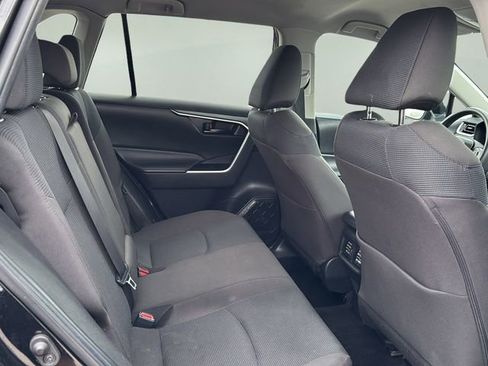 Used 2023 Toyota RAV4 LE AWD/4WD image 16