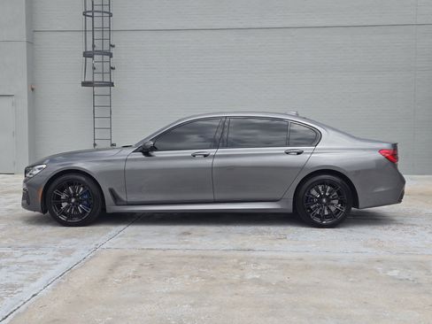 Used 2019 BMW 750i w/ Executive Package RWD image 4