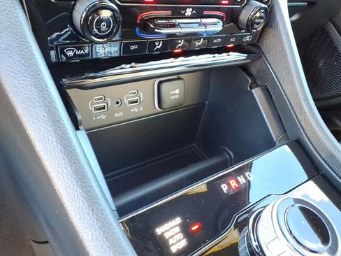 New 2025 Jeep Grand Cherokee Limited w/ Black Appearance Package image 25