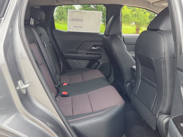 New 2027 Nissan Kicks SR w/ Cold Weather Package FWD image 15