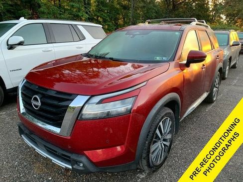 Used 2022 Nissan Pathfinder Platinum w/ Cargo Package AWD/4WD image 1