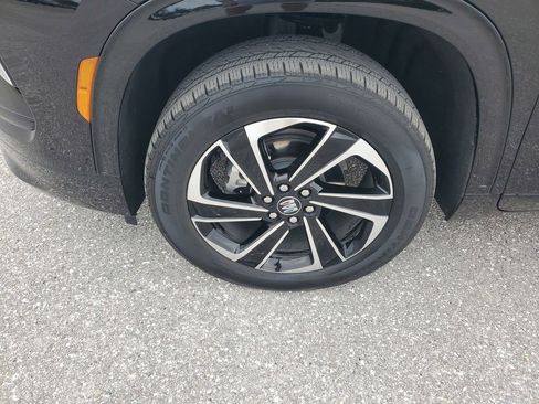 Used 2025 Buick Enclave Sport Touring image 18