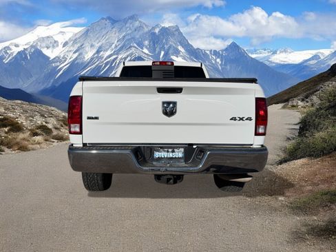 Used 2017 RAM 1500 Classic SLT w/ Luxury Group image 4