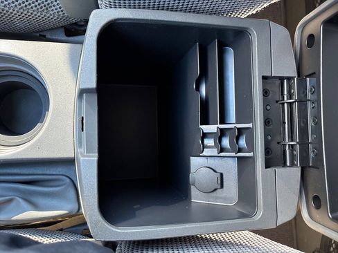 Used 2017 Nissan Frontier SV w/ SV Value Truck Package image 39